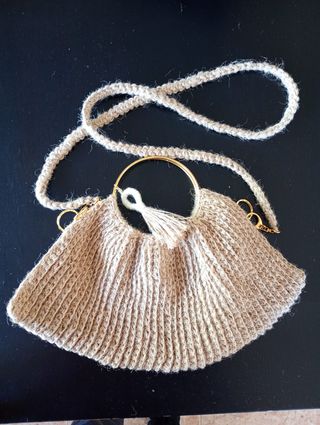 Bolso de mano tejido yute con aro dorado