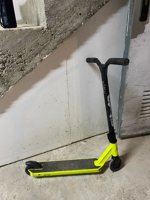 Patinete Patinaje Urbano Amarillo y Negro