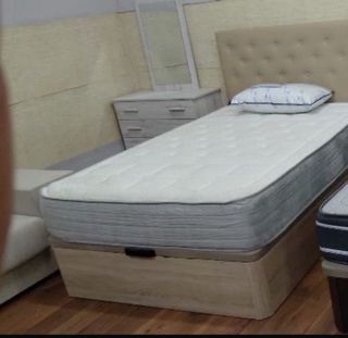 Canapé de madera y tela  canapé solo 220€