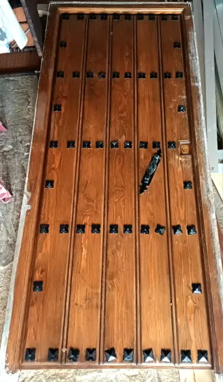 Puerta madera maciza rústica