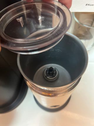 Cafetera Nespresso Vertuo + Aeroccino + Vaso