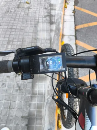 ​ E-Bike MTB 27.5" Cloot XT 700 con MOTOR CENTRA