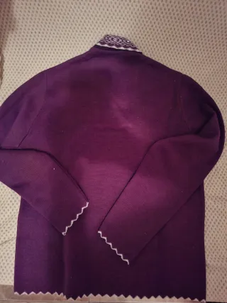 Suéter de lana morado nuevo