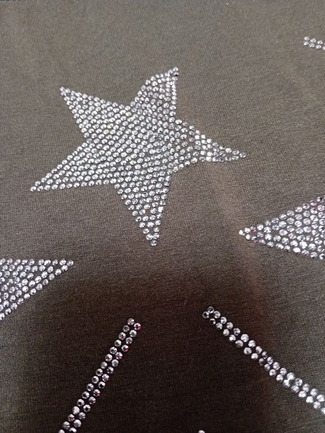 Maglia donna verde militare con stelle