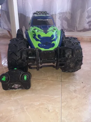 Coche gigante dirigido de bateria con mando.