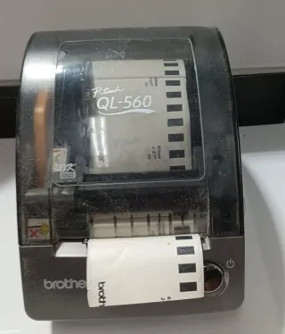 Impresora de etiquetas Brother QL-560