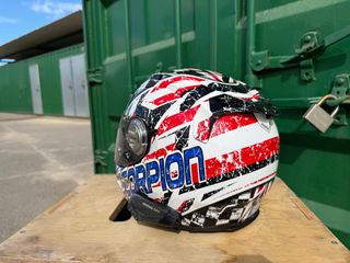 Casco Scorpion con 2 Intercomunicadores Sena