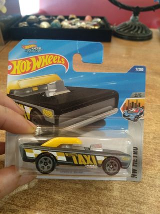 10 auto Hot Wheels