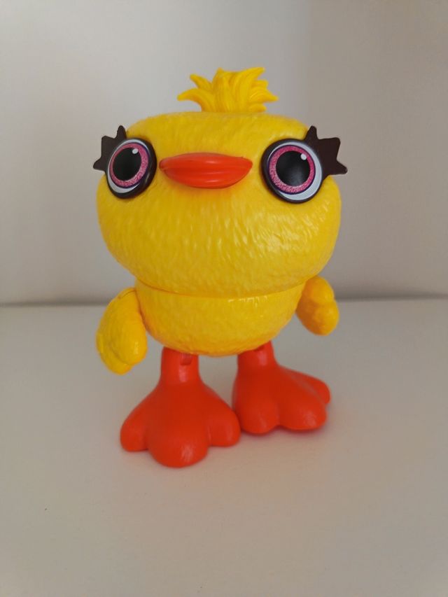 Figura de pollito amarillo