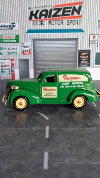 Auto verde d'epoca Lledo Ransomes