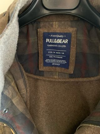 Parka Pull&Bear cuadros Talla M da talla entre S,M