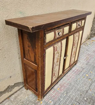 Aparador antiguo madera y tela