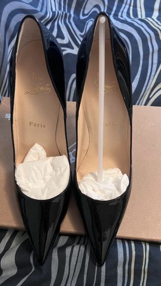Christian Louboutin Talla 40.5