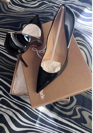Christian Louboutin Talla 40.5