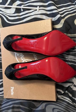 Christian Louboutin Talla 40.5