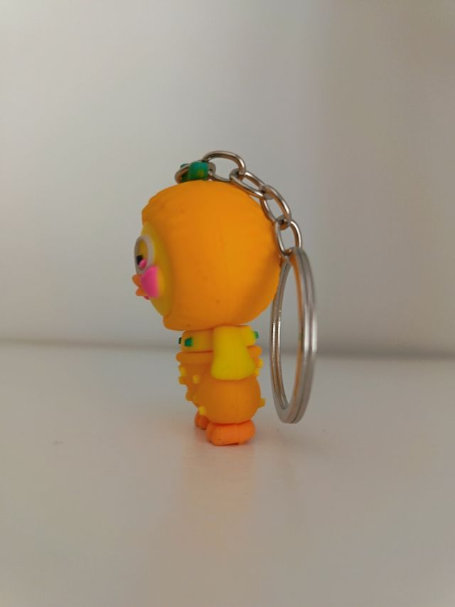 Llavero Pato Naranja Gafas Rosas