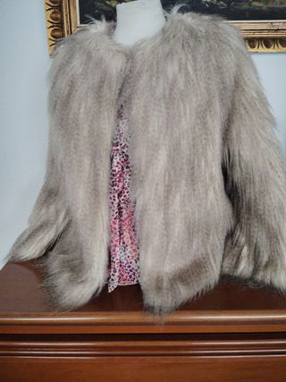 Chaqueta Zara pelo sintético Talla L