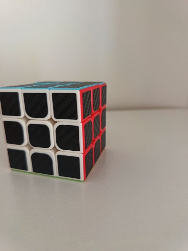 Cubo Rubik Carbono y Rojo