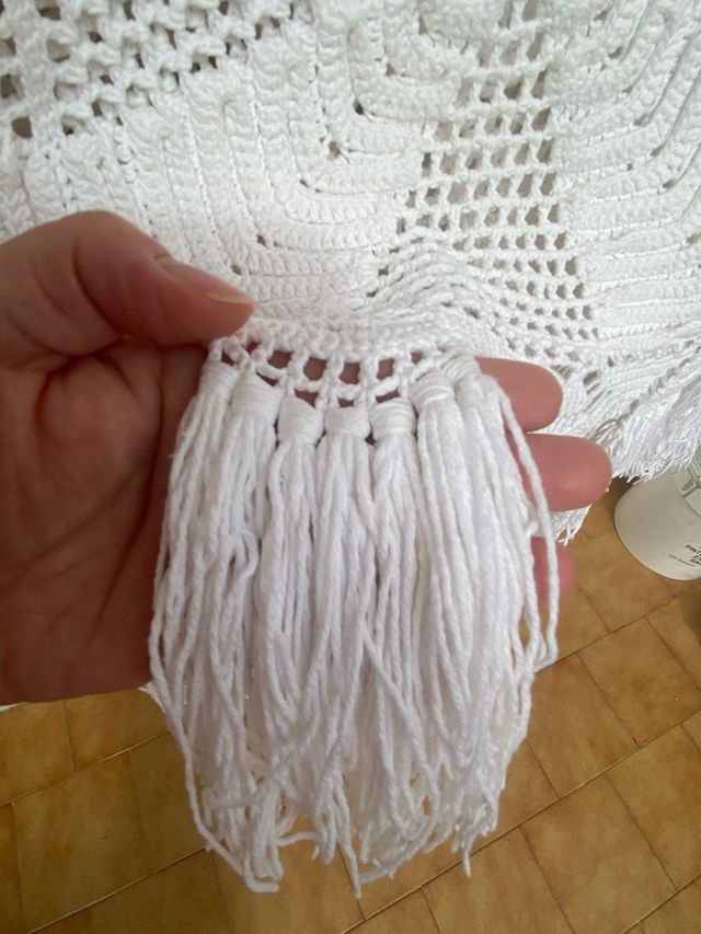 Trapunta fatta a mano all'uncinetto con frange, 4 chili!