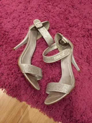 Sandalias de fiesta Mary Paz plateadas