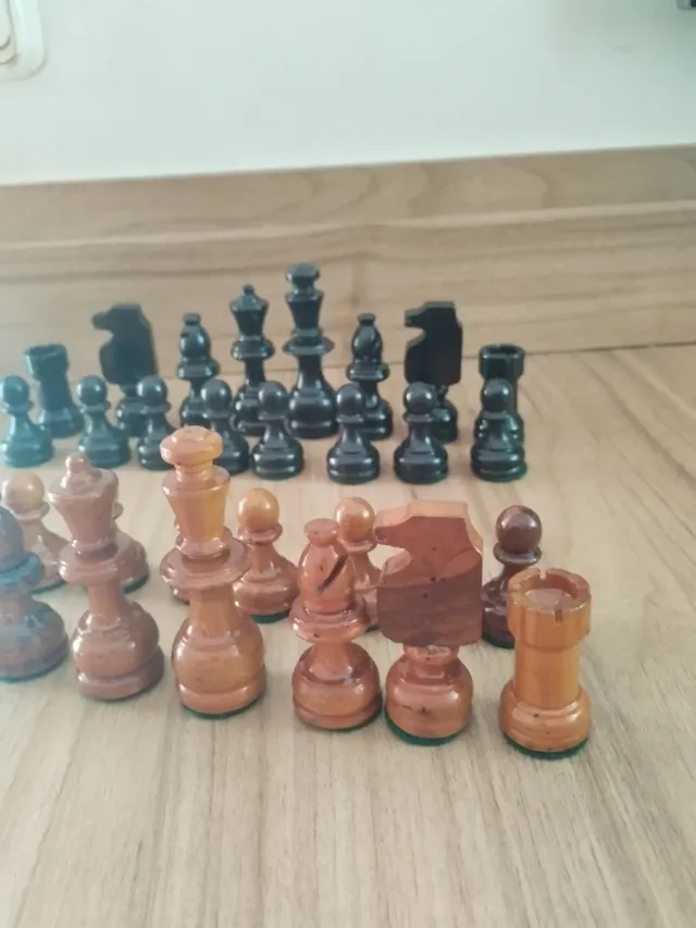 Piezas de ajedrez de madera Staunton número 3