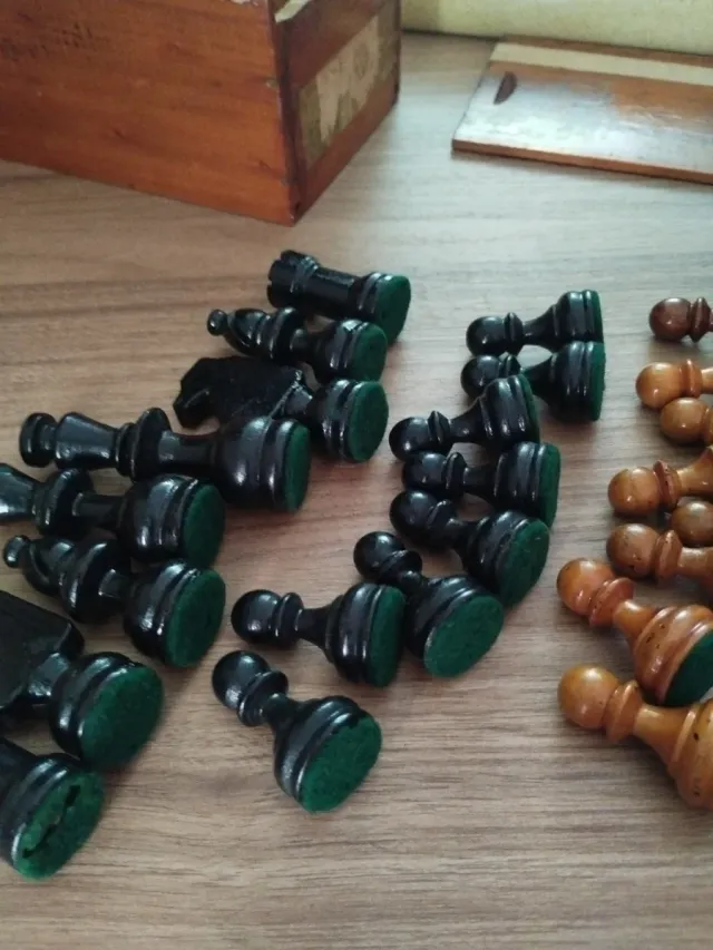 Piezas de ajedrez de madera Staunton número 3