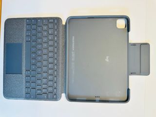 iPad Pro 11” (‘18) 256GB Wi-Fi + Apple Pencil gen2