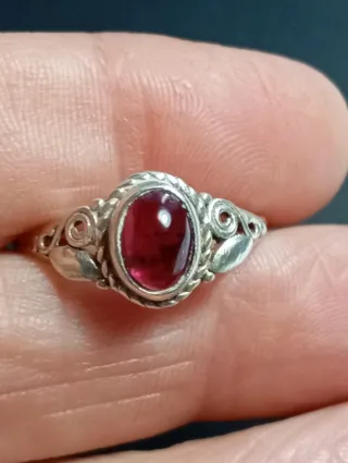 Anillo Plata Ley con Piedra granate