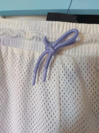 Pantalones cortos Nike blancos y morados