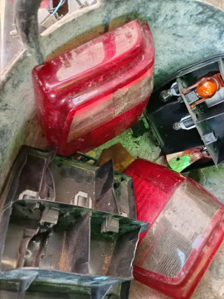Faro delantero derecho y pilotos traseros Fiat uno