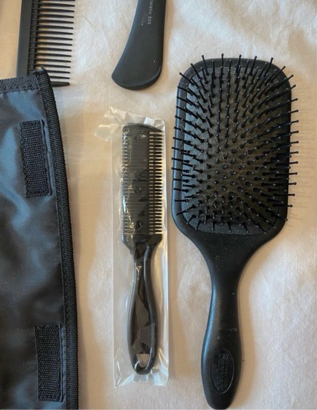 Set Peluquería: Secador, Peines, Cepillos, gomas..