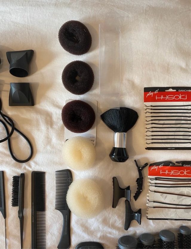 Set Peluquería: Secador, Peines, Cepillos, gomas..
