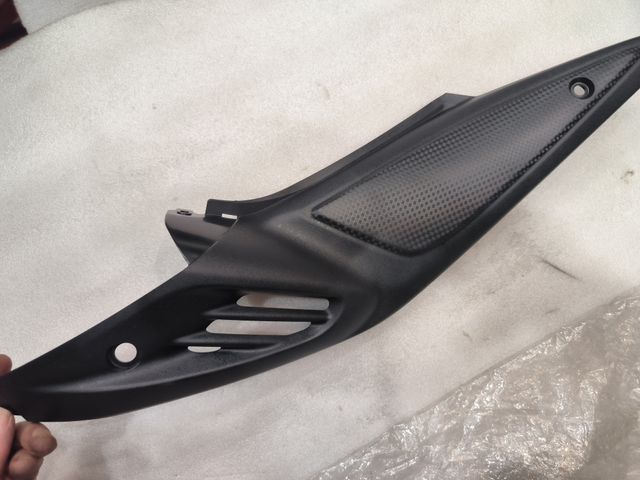 Tapa Lateral Derecha Suzuki V-Strom 650 12-16