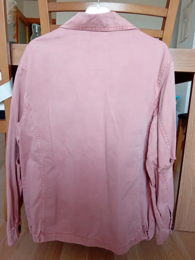 Cazadora Pull and Bear rosa Talla S