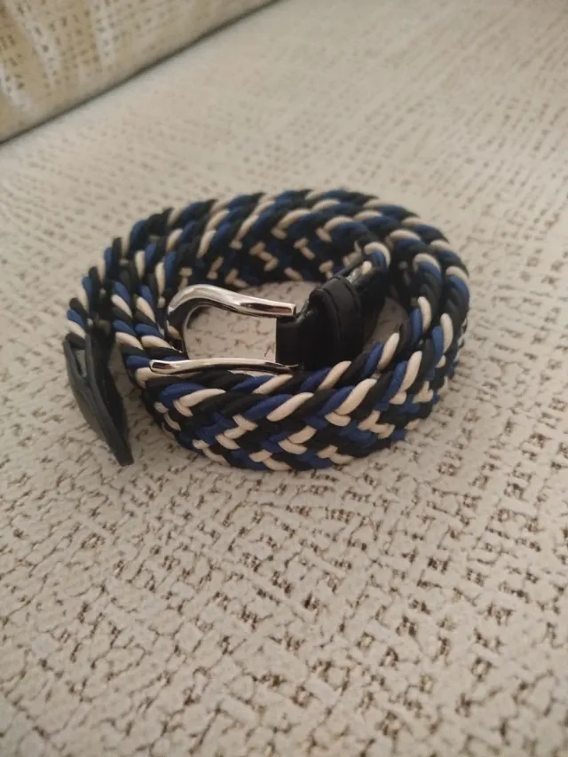 Cinturón trenzado azul y negro