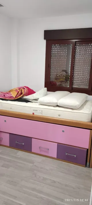 Cama nido madera y rosa