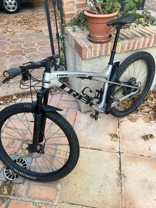 Trek Supercaliber 9.8 Gen 2