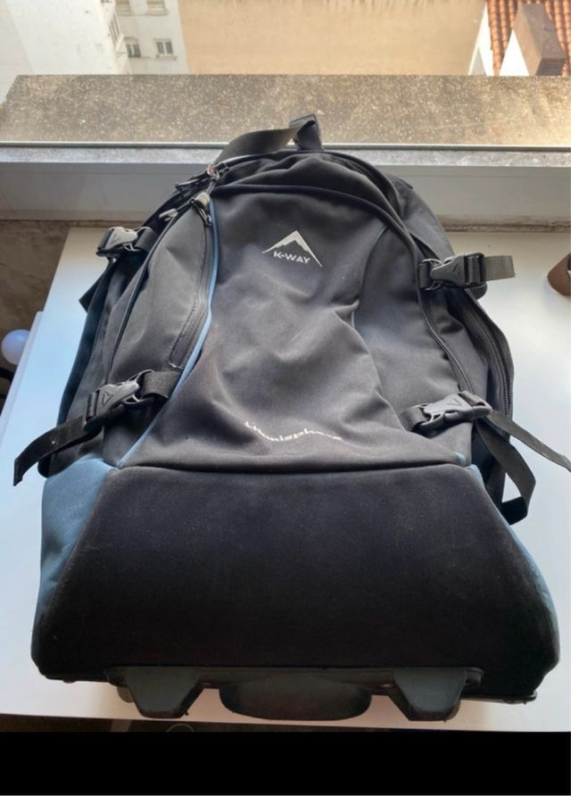 Mochila K-Way con maleta interior