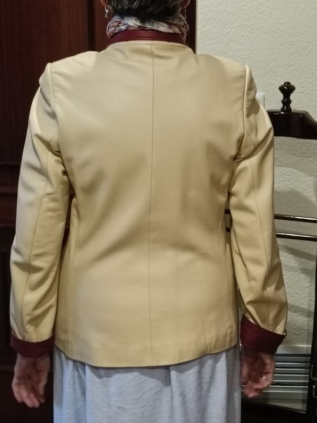 Chaqueta Piel Mujer Oscar Beige y Rojo Talla 40