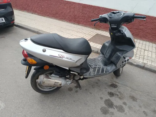 Scooter Daelim Plata