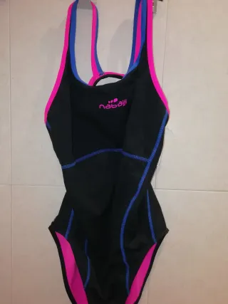 Bañador deportivo Nabaiji negro con detalles color