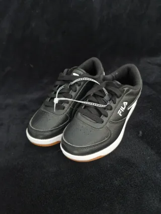 Zapatillas Fila niño negras nuevas