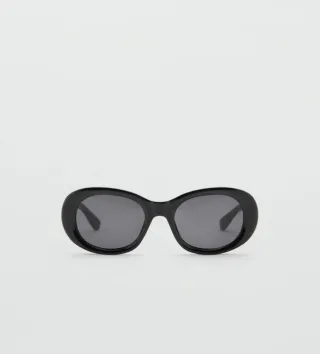 Gafas de sol Mango negras.