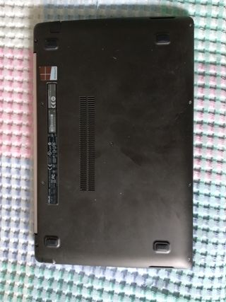 Portátil Asus F202E, pantalla táctil,sin disco