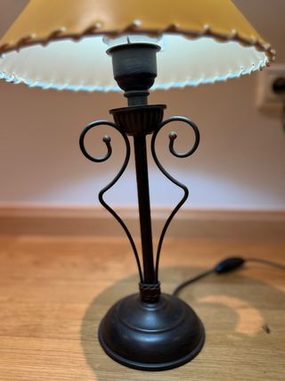 Lámpara de mesa forja negra