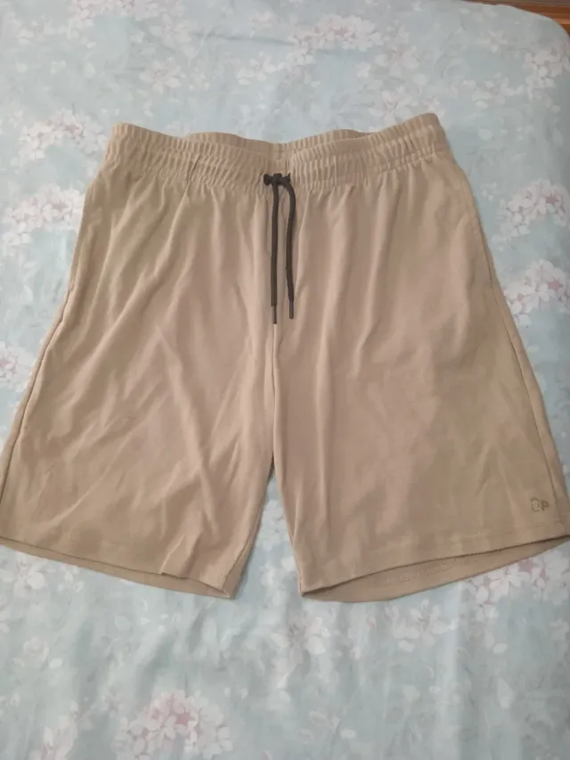 Bermudas hombre beige