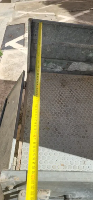 Remolque cerrado con tapa