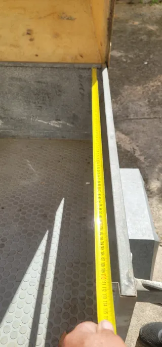 Remolque cerrado con tapa