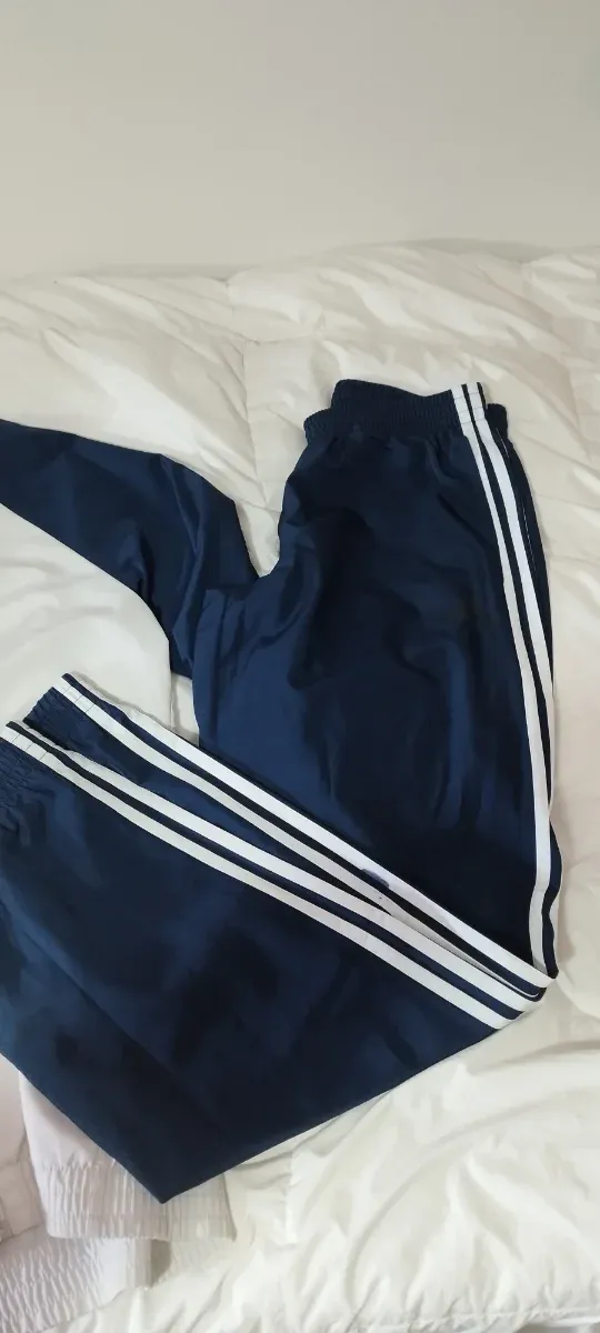 Chándal Adidas hombre blanco y azul