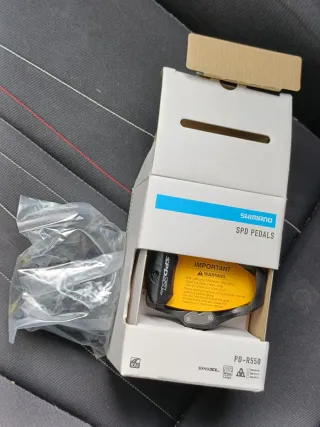 PEDALES SHIMANO SPD PD-R550 CARRETERA